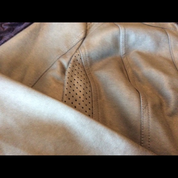 Jacket - Picture 4 of 5